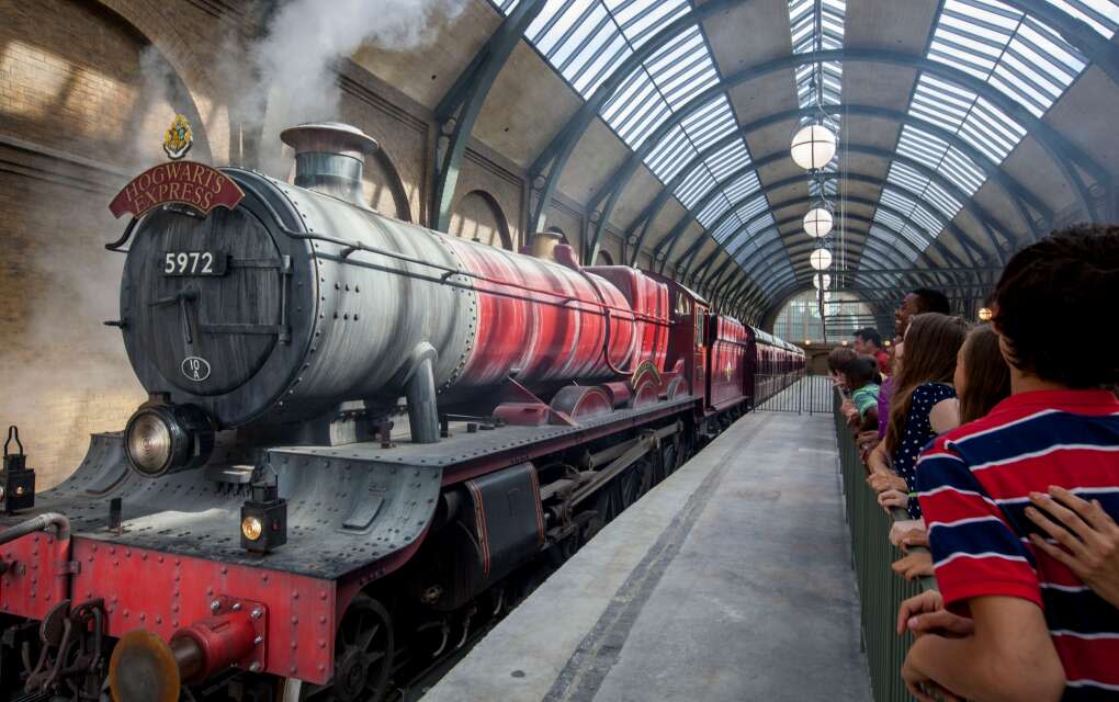 Climb aboard Hogwarts Express at Hogsmeade Station to King’s Cross Station, where along the way you’ll encounter characters from the Harry Potter books and movies.