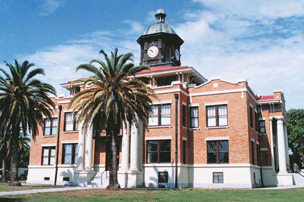 what to do in inverness florida - The Historic Citrus County Courthouse in Inverness