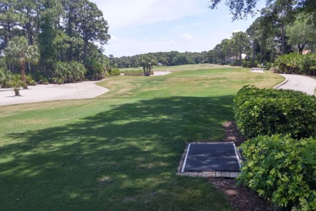 In the past 15 years, the 18-hole par 72 championship layout at the Riverwood Golf Club has been honored repeatedly by golf authorities as one of the state’s top-level courses.