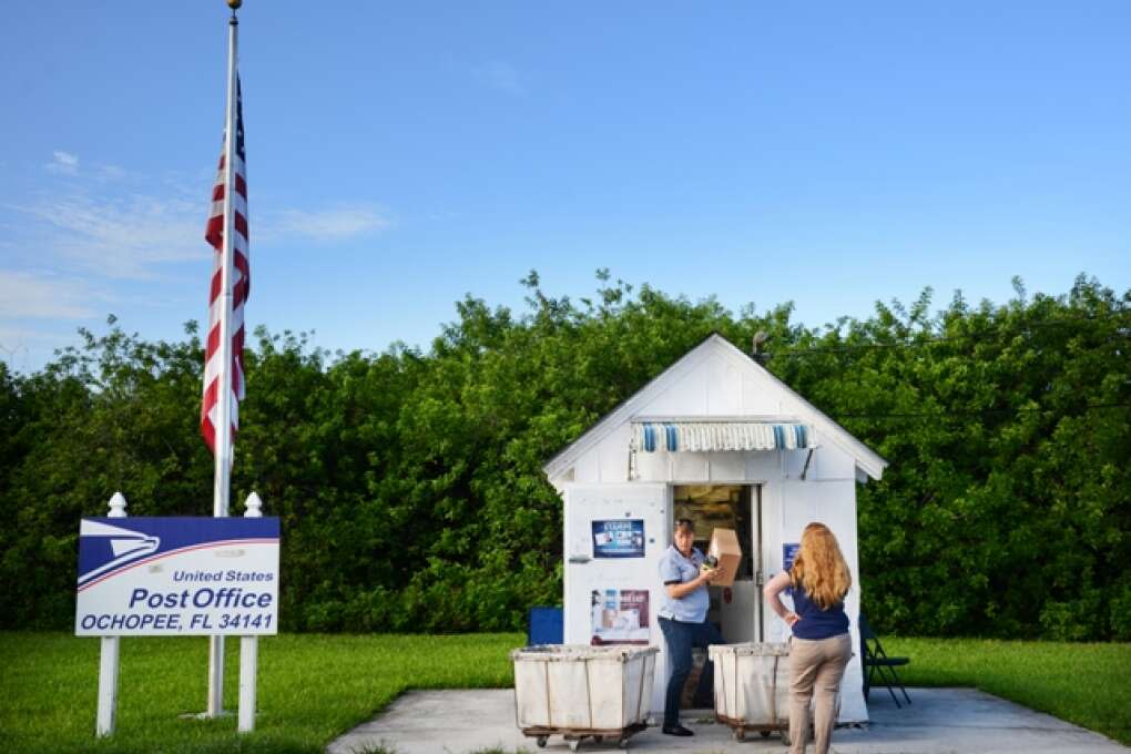 Smallest Post Office in Florida - Road Trip From Tampa to Miami