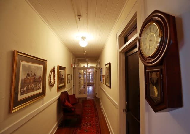 The old fashion hallway of the Putnam Lodge