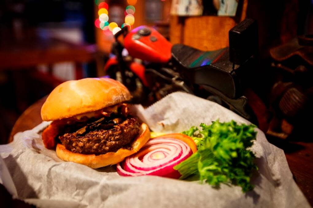Orlando's best burger at Jonny's Fillin Station