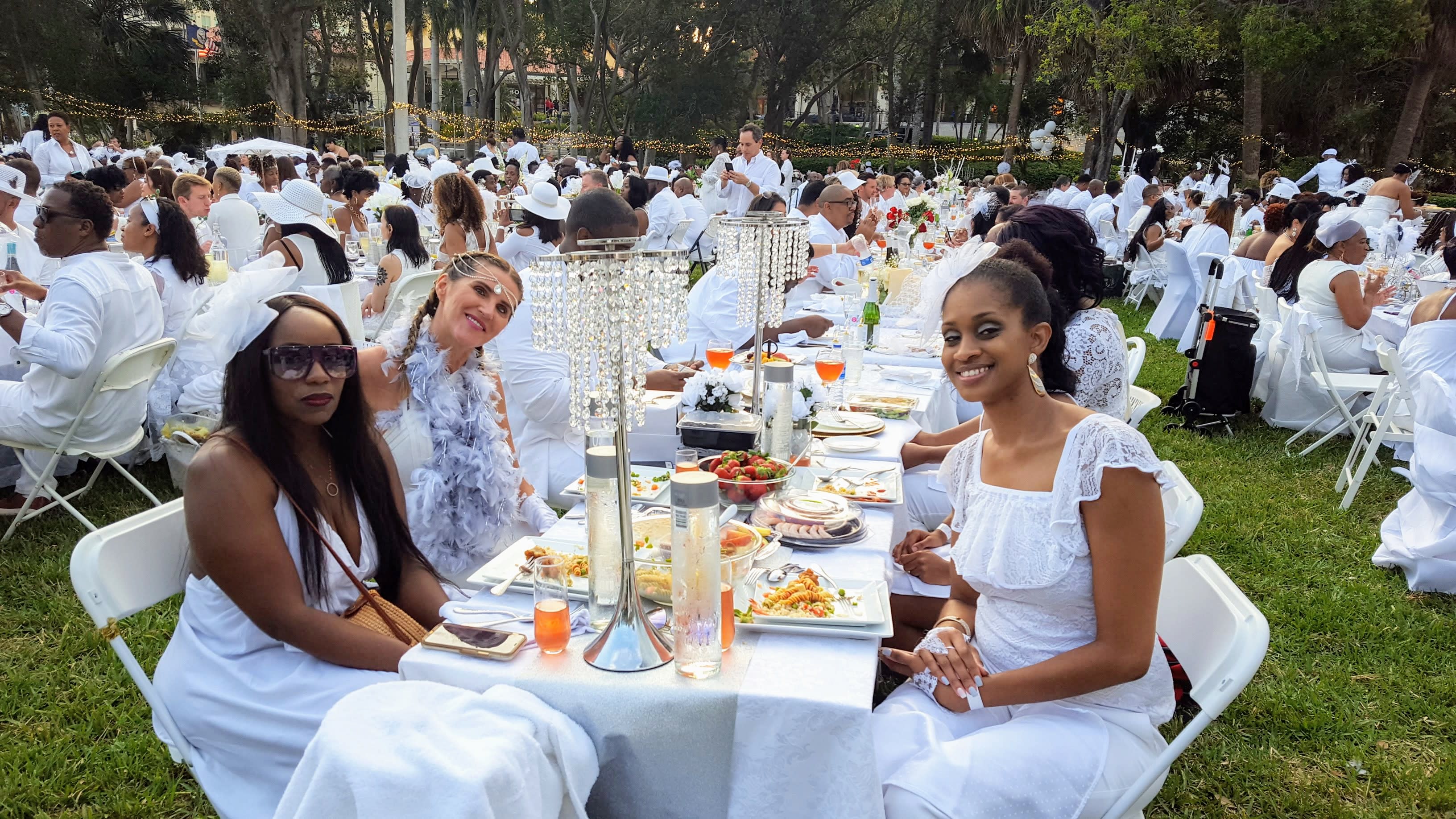 Diner en Blanc, a worldwide phenomenon that started in Paris 35 years ago, features hundreds of diners gathering for a gourmet pop-up picnic – and everyone is dressed head to toe in white. 