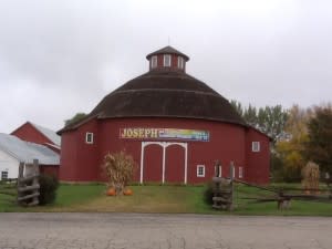Amish Acres barn is restored and hosts live theatre shows!