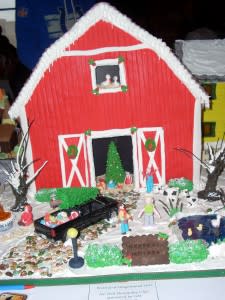 This barn looks festive!