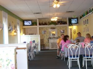 Mayberry Café's décor reflects Aunt Bee's kitchen.