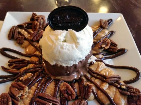 debrand sundae
