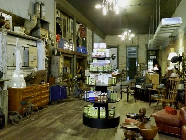 Studio-black-downtown-kokomo-indiana-antiques