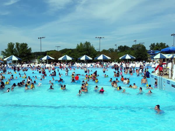 wave-pool-deep-river-waterpark-merrillville-indiana 