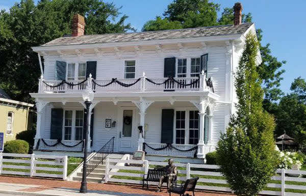 James Whitcomb Riley Boyhood Home Museum, Greenfield, Small Town