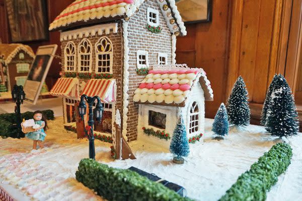 Festival of Gingerbread Fort Wayne, Winter Traditions