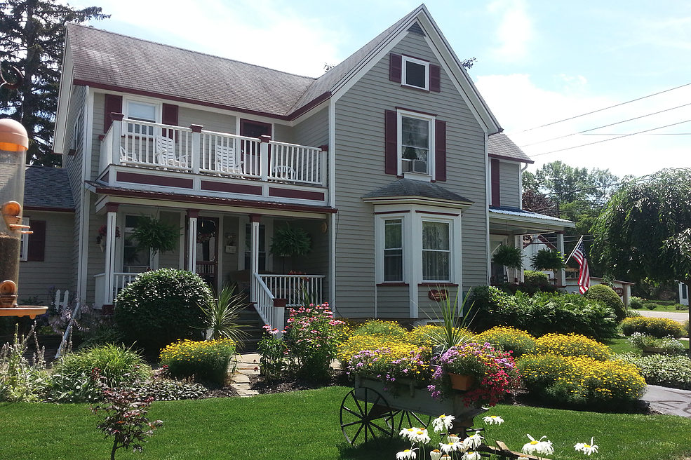 Amity Rose Bed & Breakfast