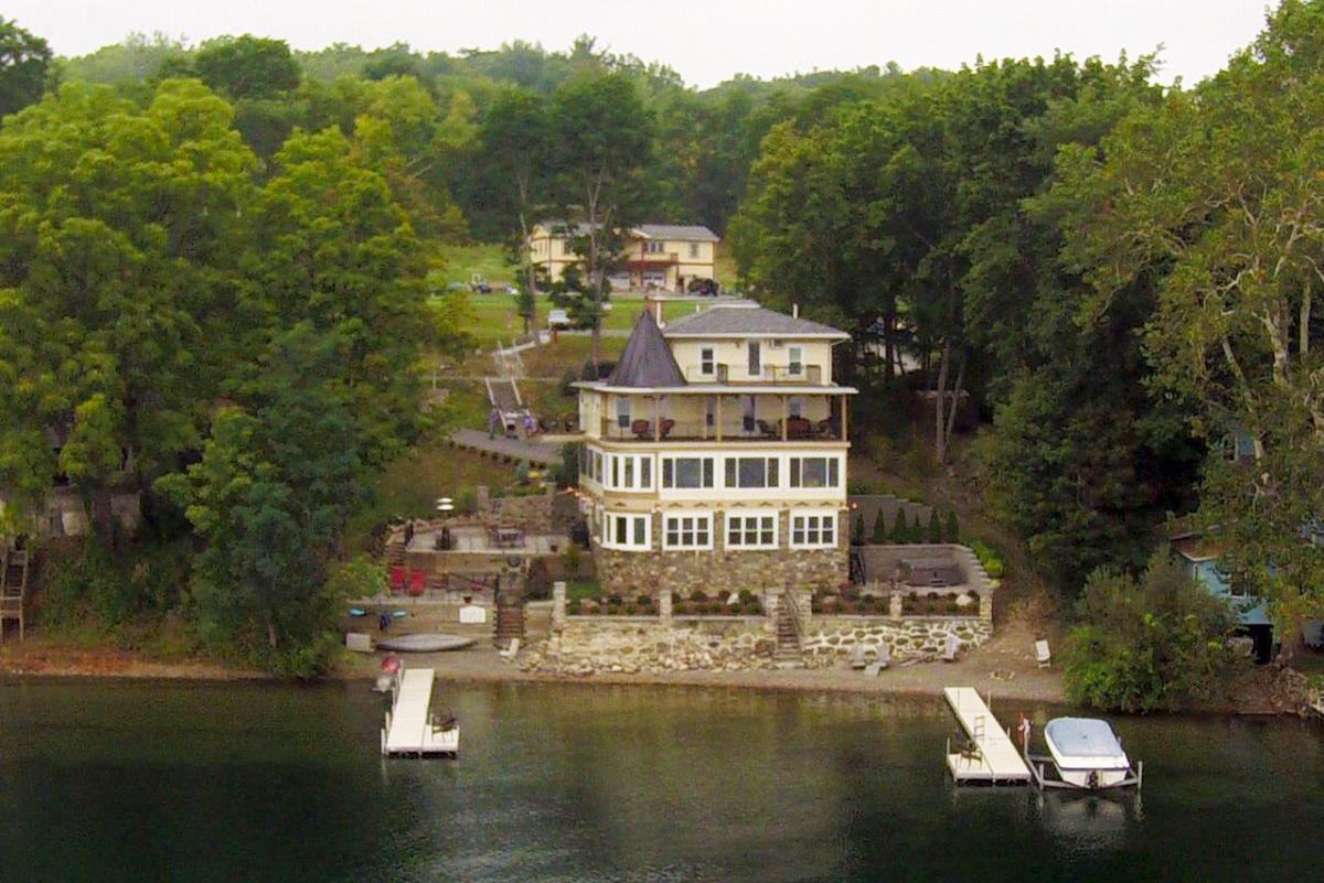 Steamboat Castle Bed & Breakfast