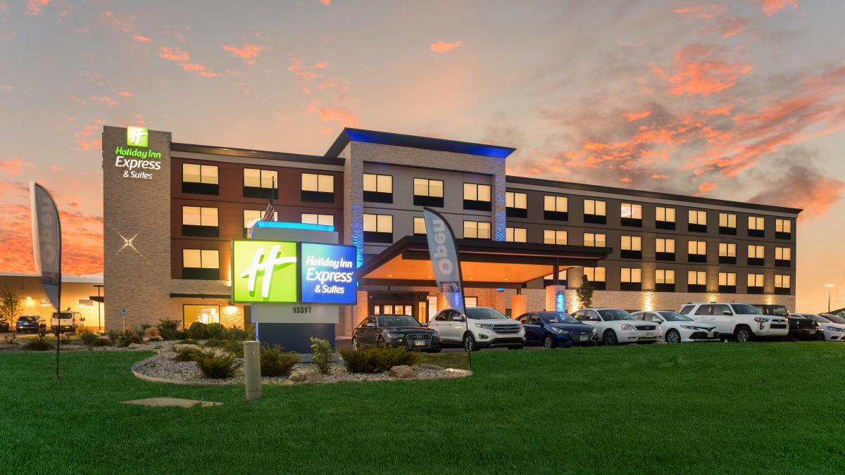 Holiday Inn Express Suites