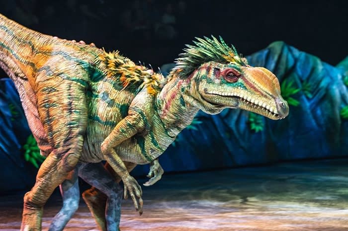 Michaela strachan walking with dinosaurs online