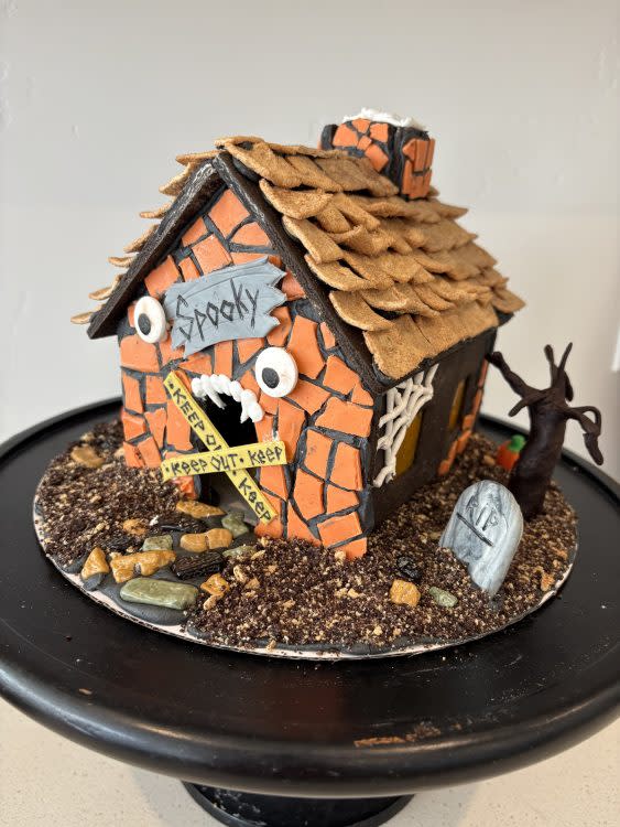 Haunted Gingerbread House Class