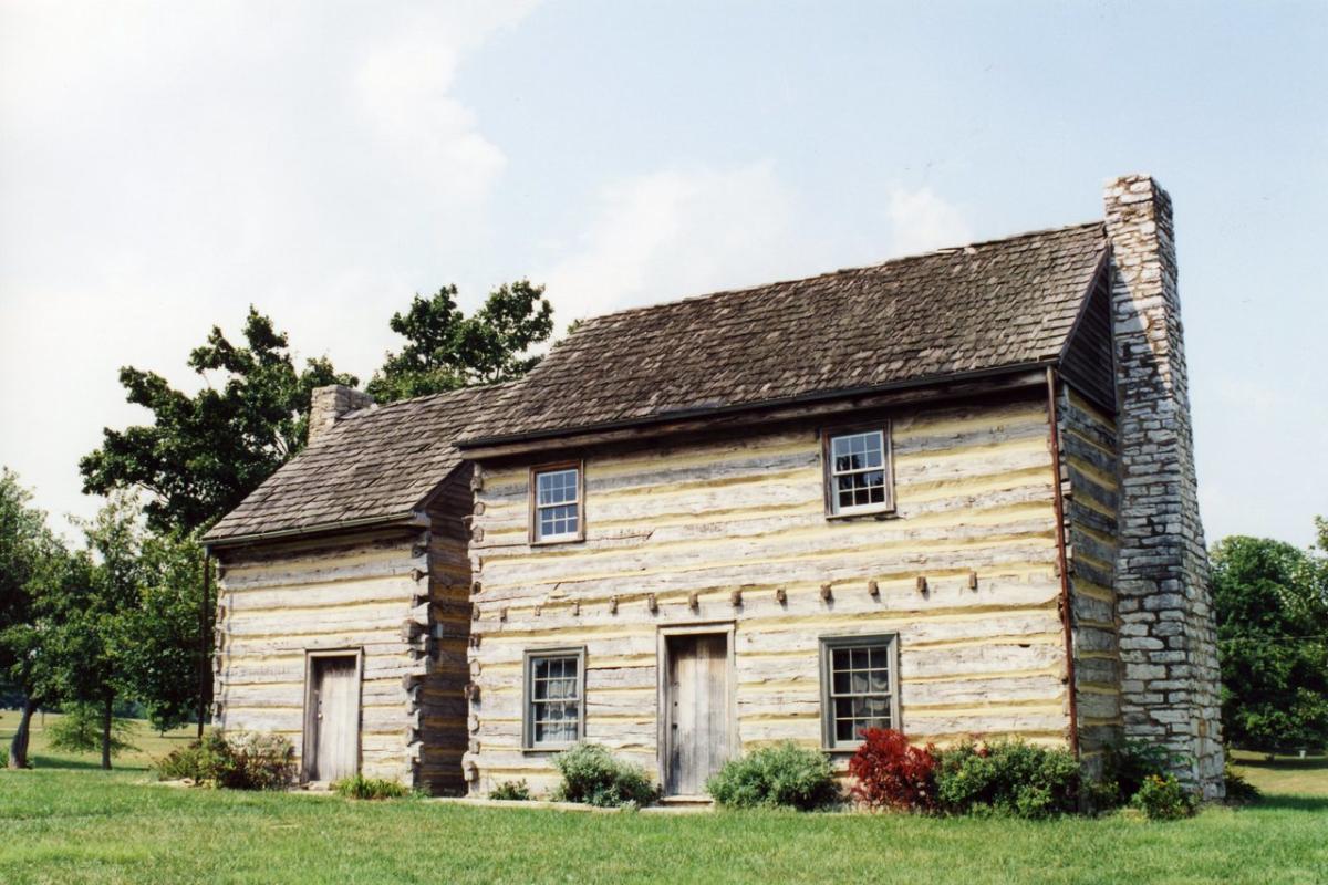  Lincoln Heritage House