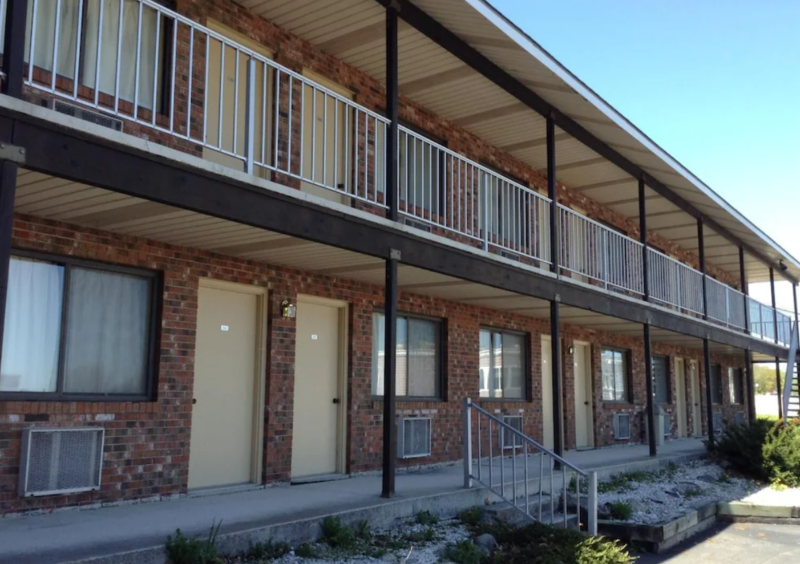Thunderbird Motor Inn