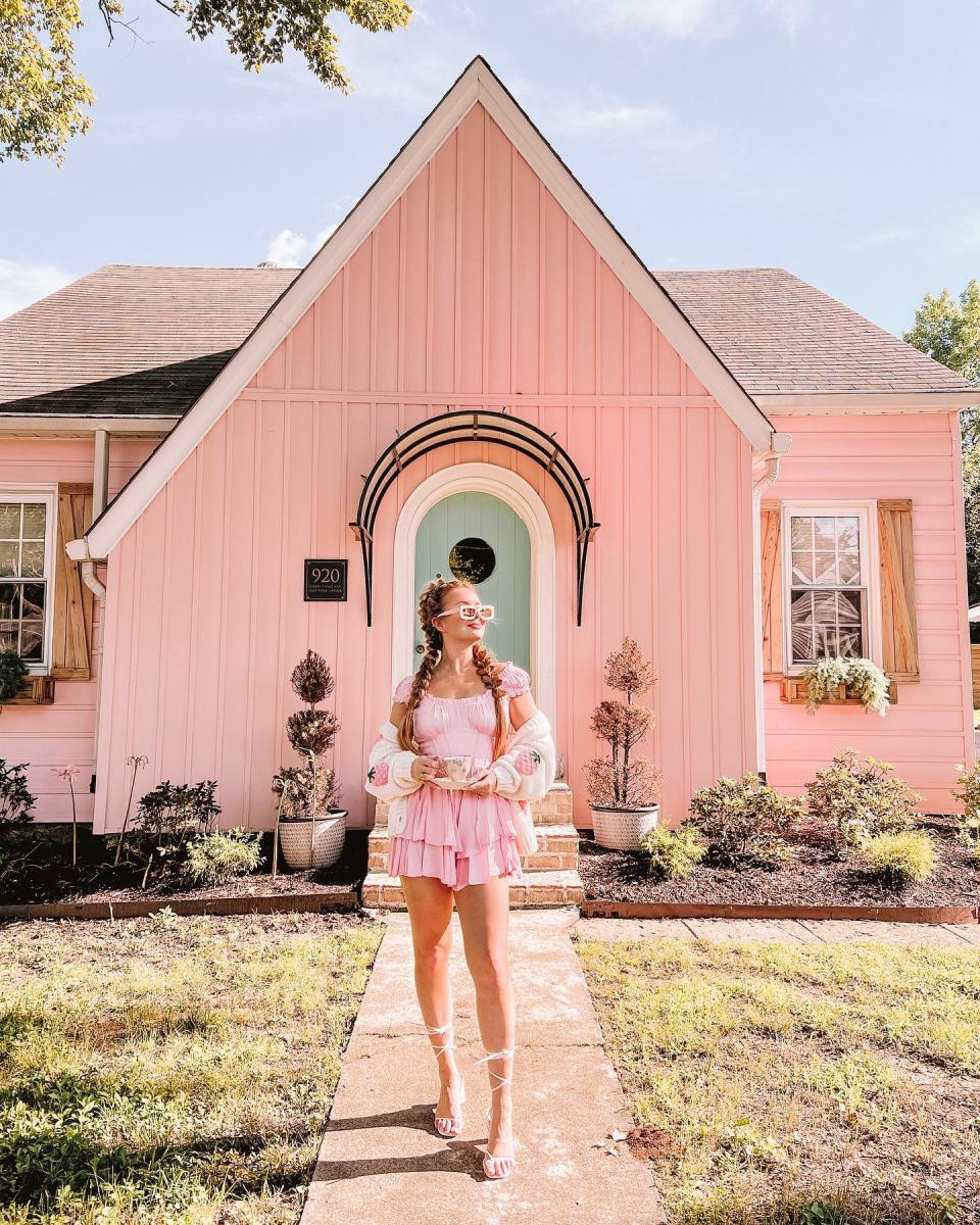 Airbnb The Pink House