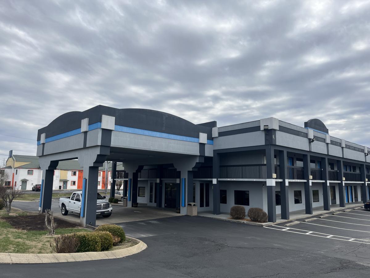 Gateway Inn & Suites
