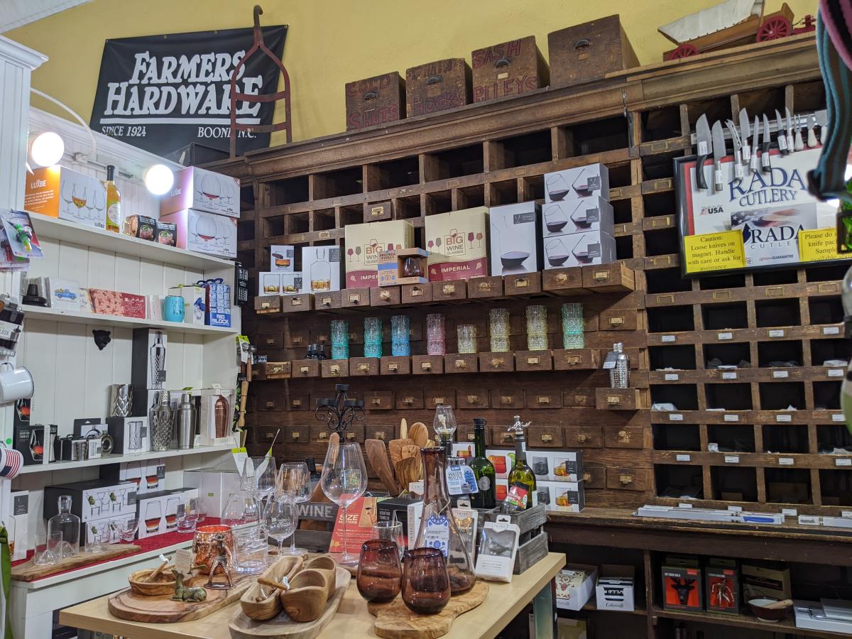 Shoppes at Farmer's Hardware