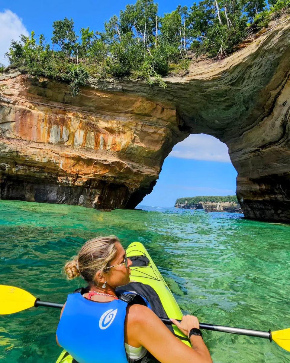 Kayaking Pictured Rocks National Lakeshore | Michigan's Upper Peninsula ...
