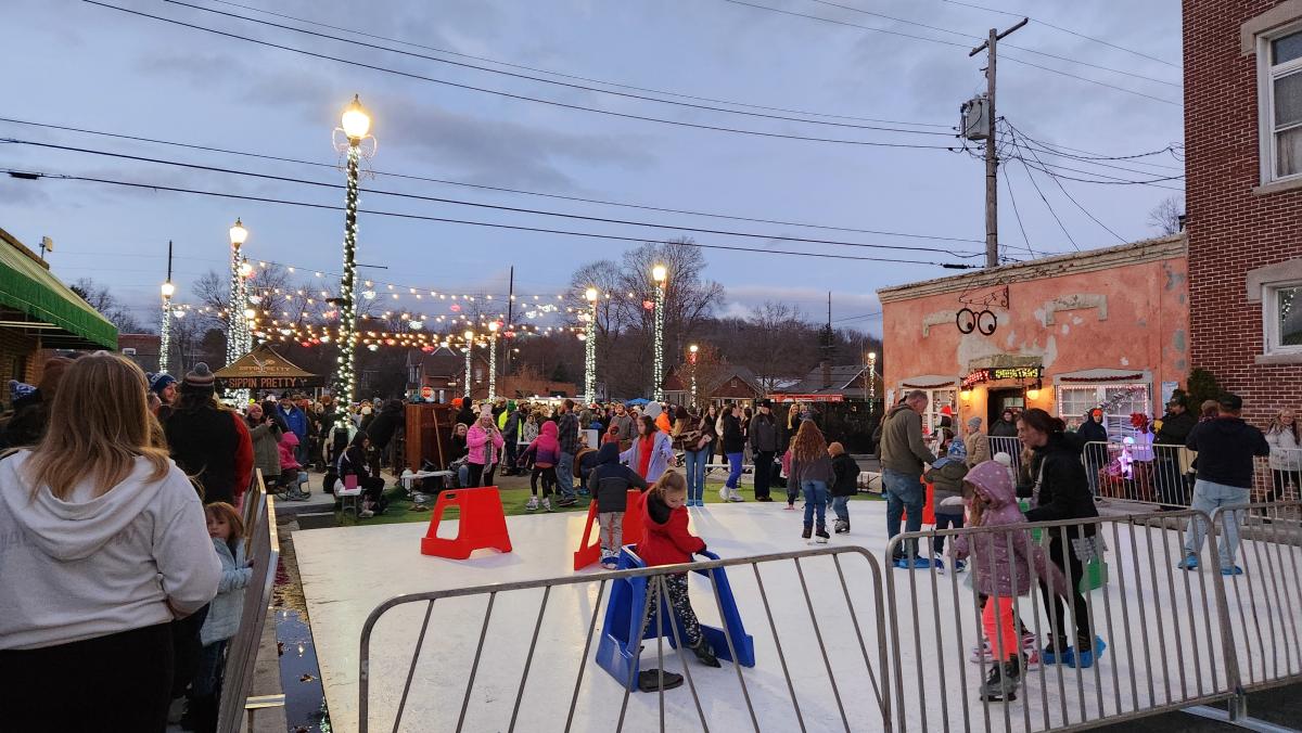 Temporary Ice Rink, courtesy of the Bobby Helms Jingle Bell Rock ...