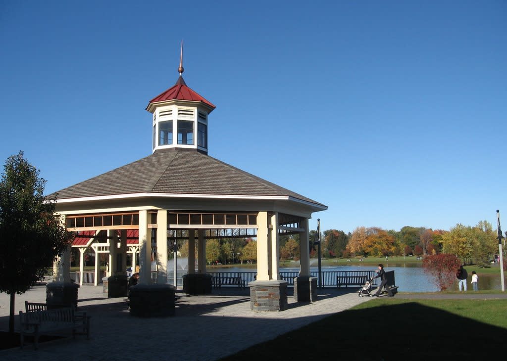 The Crossings of Colonie