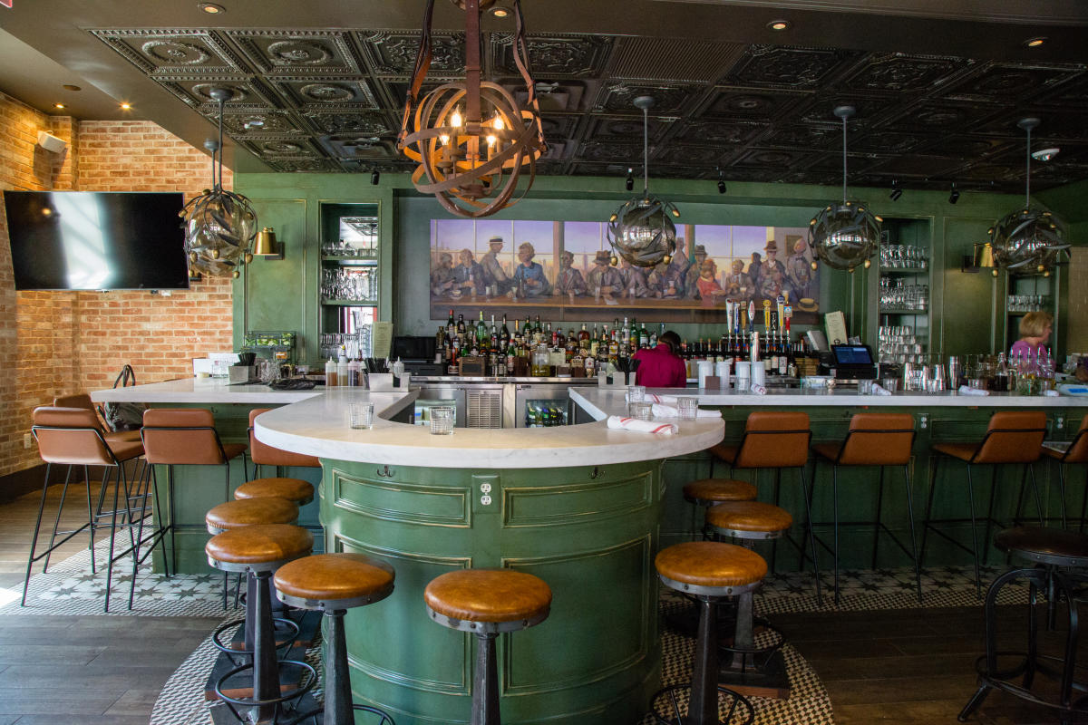 Mia's Italian Kitchen | Alexandria, VA 22314