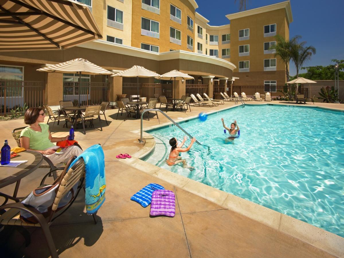 Courtyard By Marriott Anaheim