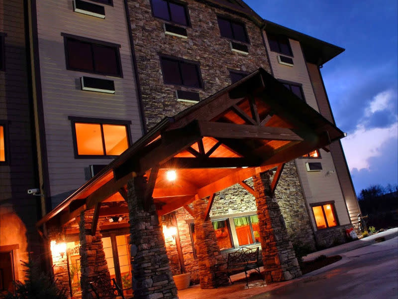 Brookstone Lodge | Asheville, NC's Official Travel Site