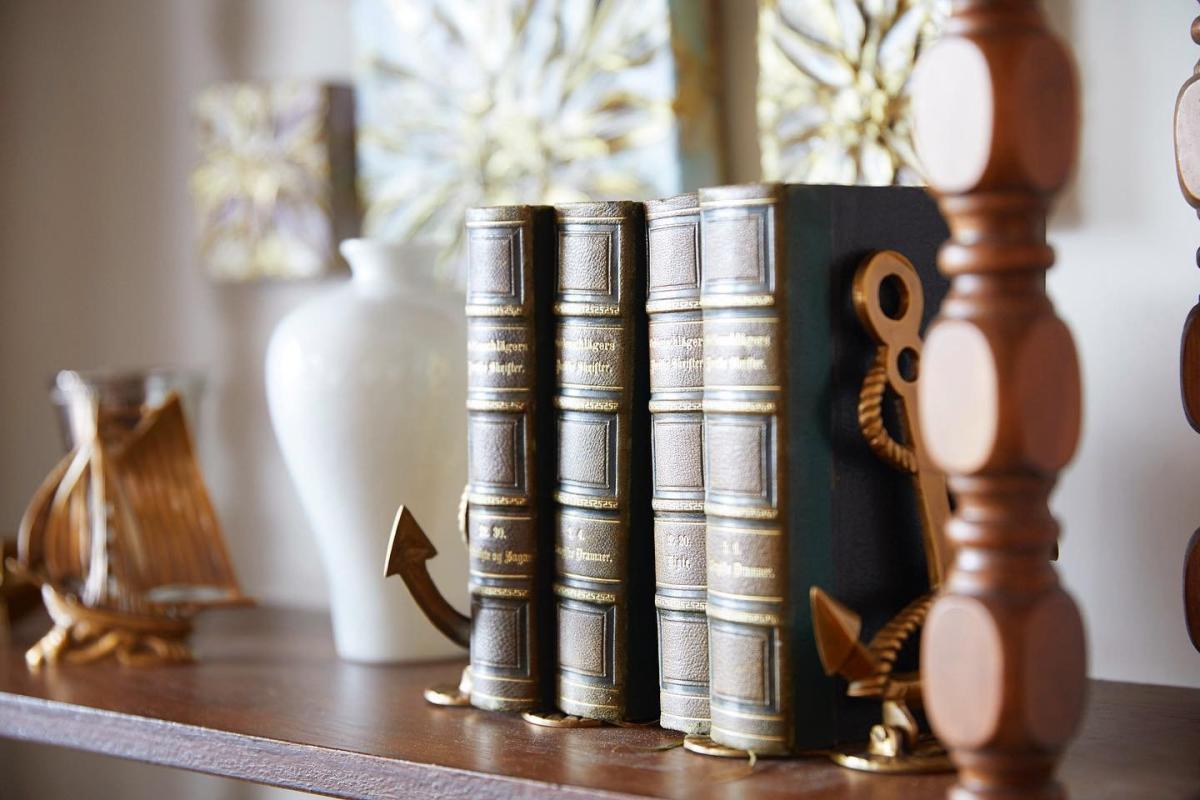 Trends & Traditions Antique Mall