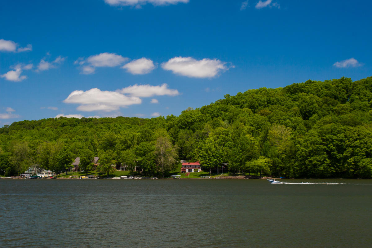 Lake Lemon Guest Houses Unionville, IN 47468