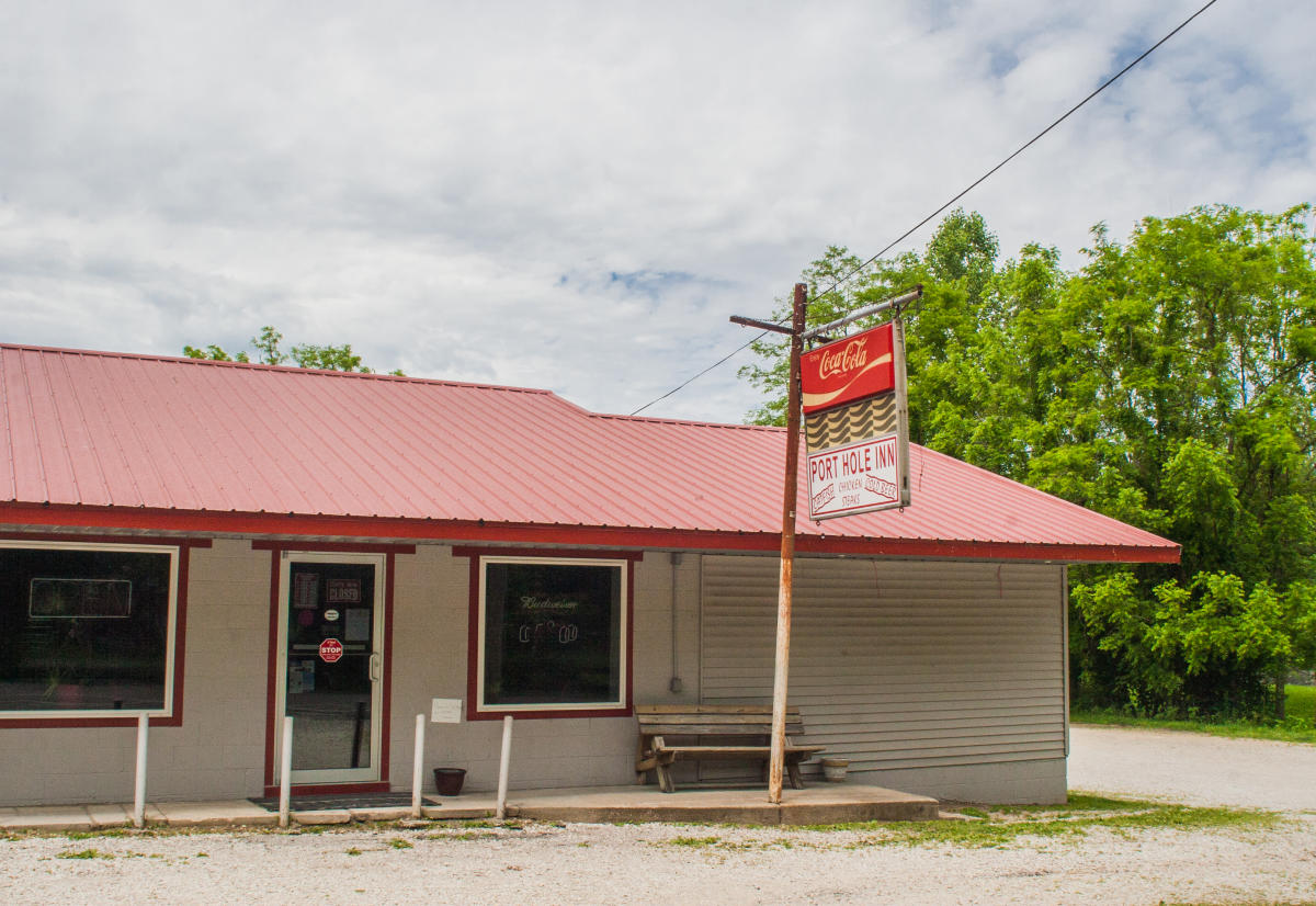 Port Hole Bar & Grill Unionville, IN 47468