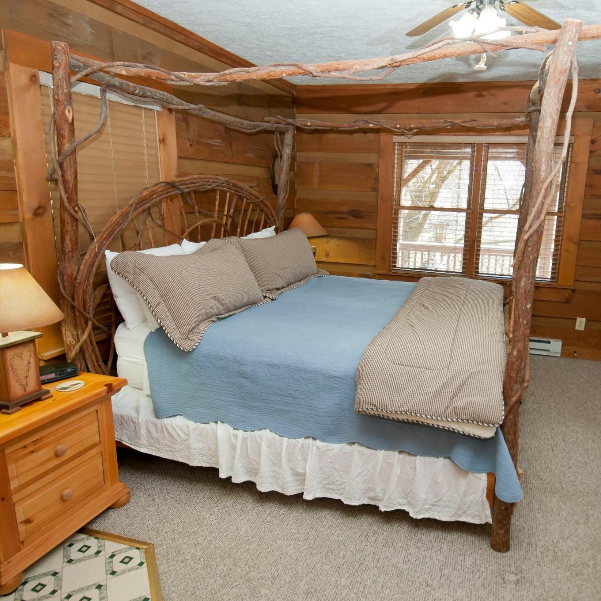 Mountainaire Inn and Log Cabins