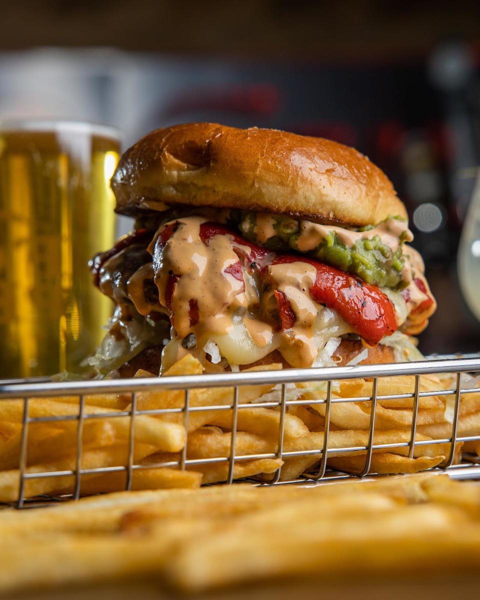 Brews Taphouse & Burger Joint | Chandler, AZ 85286