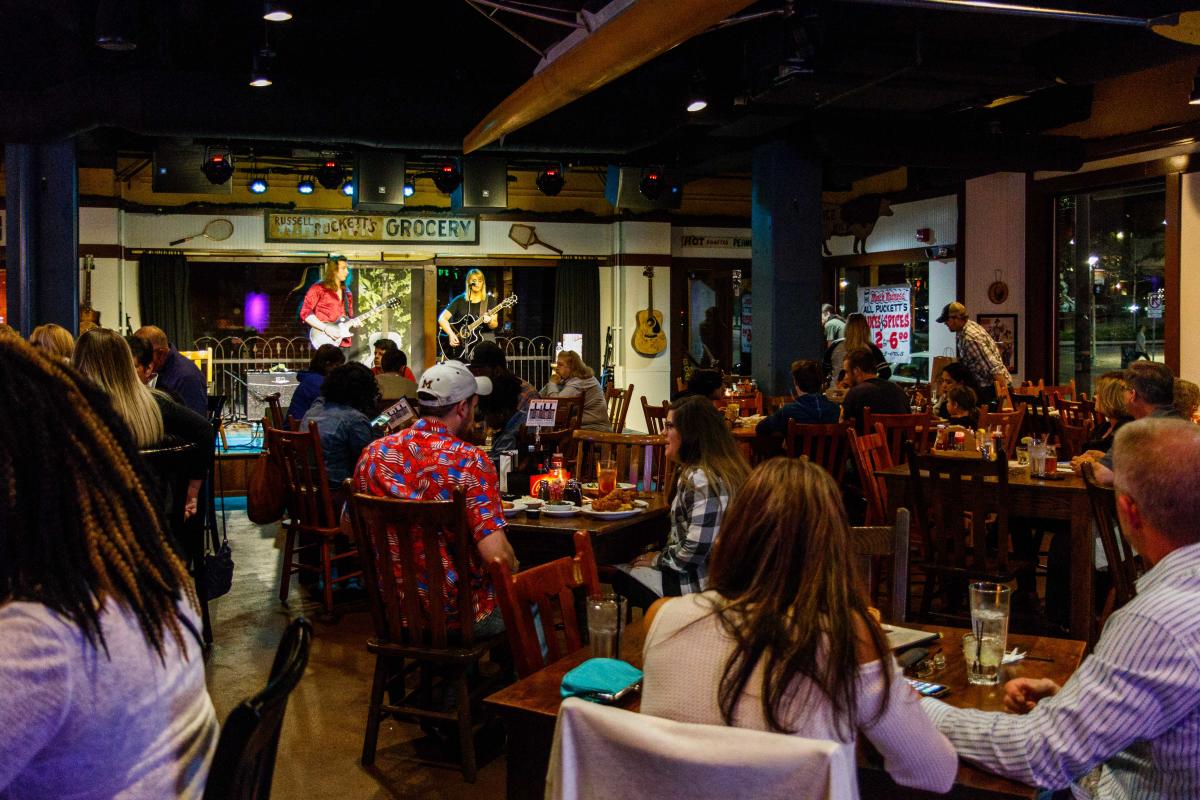 Puckett's Grocery & Restaurant