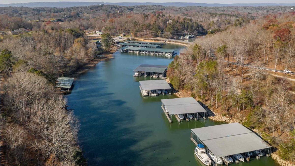 Zois' Harbor Lights Restaurant