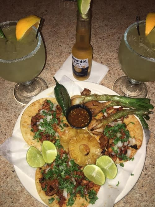 Dos Margaritas Bar & Grill