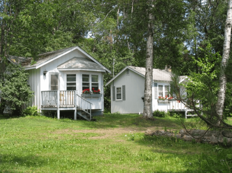 Lund's Motel & Cottages