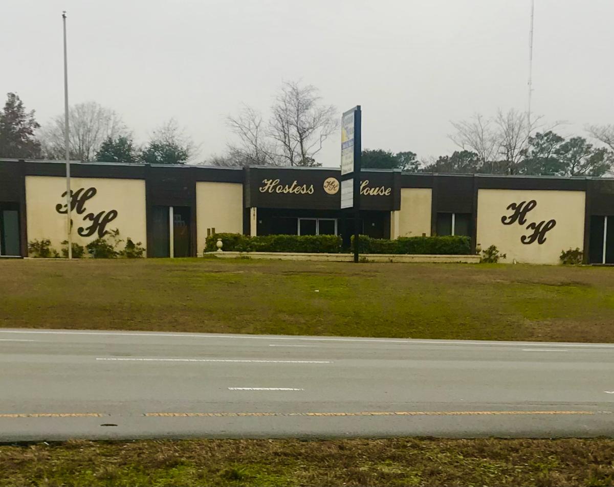 Hostess House Courtyard Newport, NC