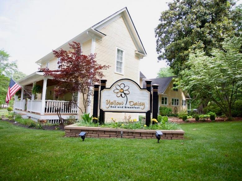 Yellow Daisy Bed and Breakfast