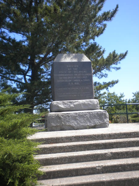 De Vries Monument