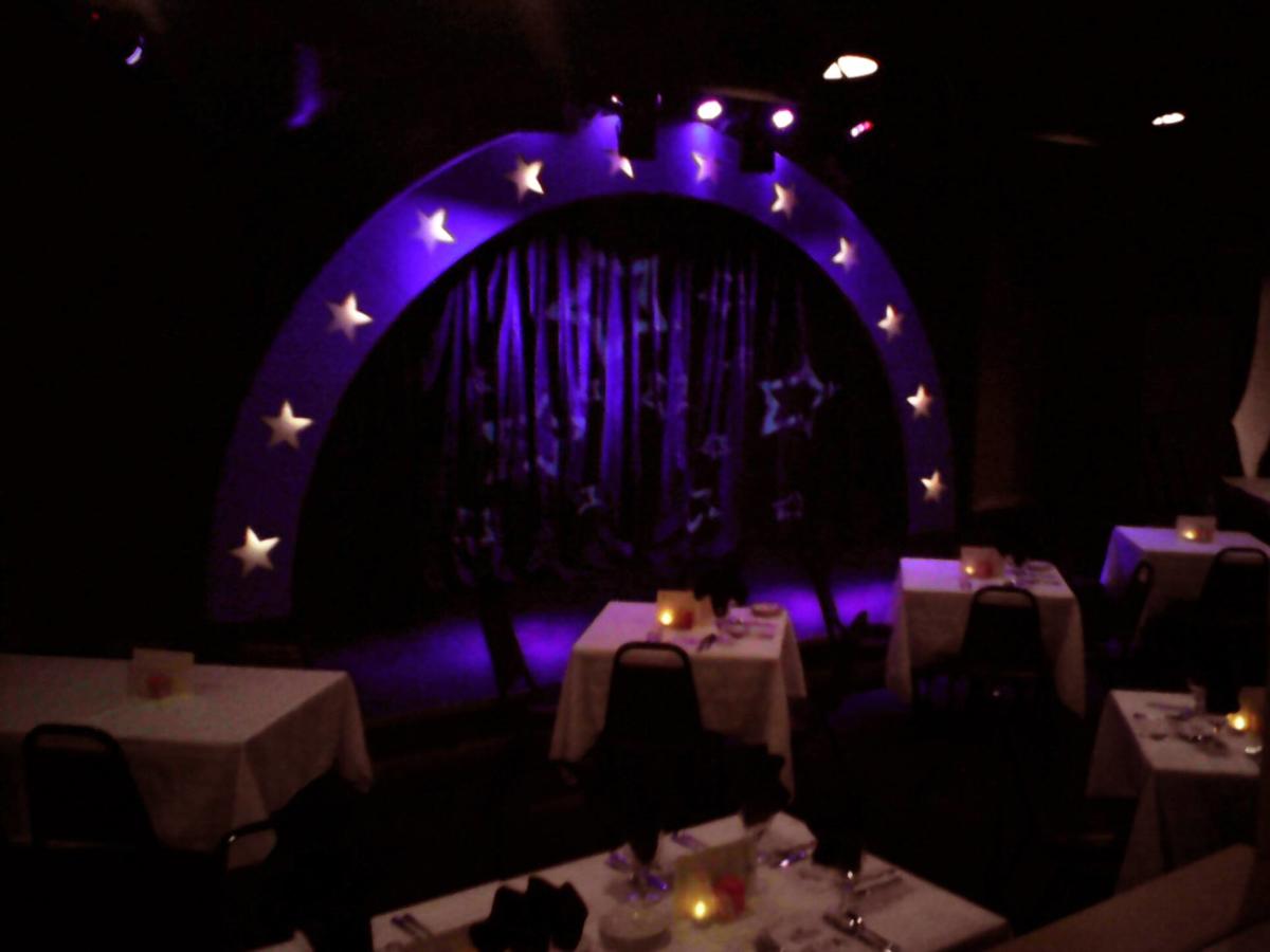 Pines Dinner Theatre