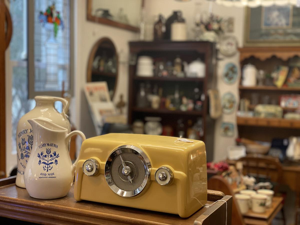 Antique & Chic Winfield