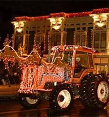 Candlelight Christmas Tractor Parade Madera 2022 Lighted Tractor Parade Ferndale
