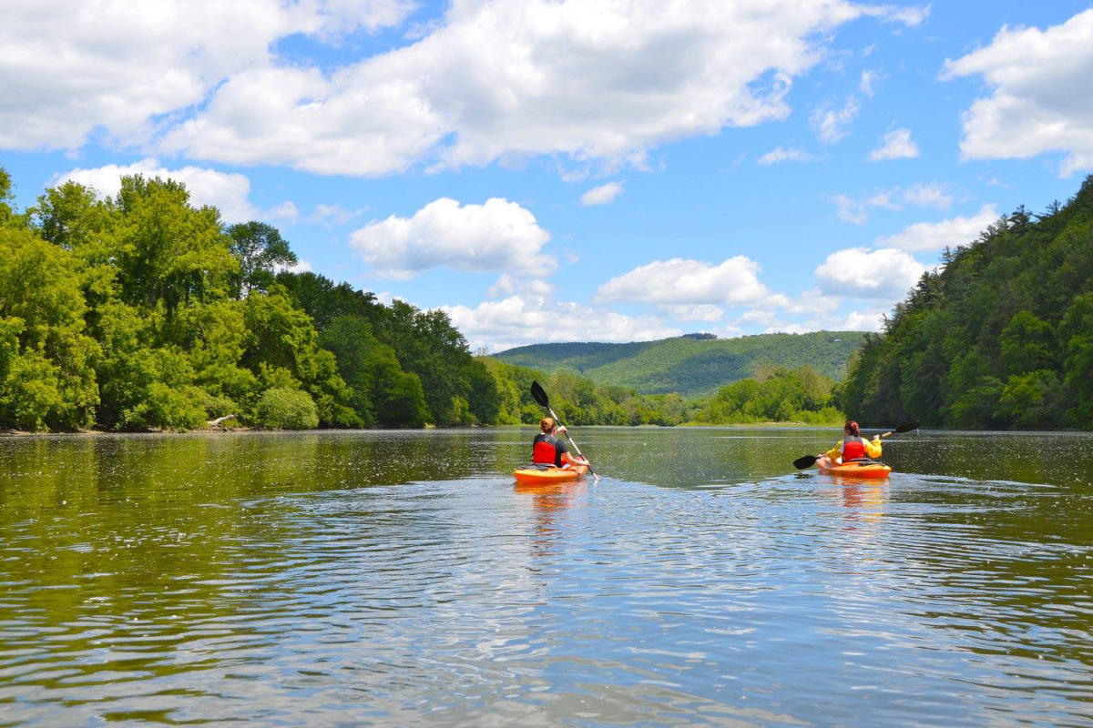 Paddle the Palisades Kayak Tour