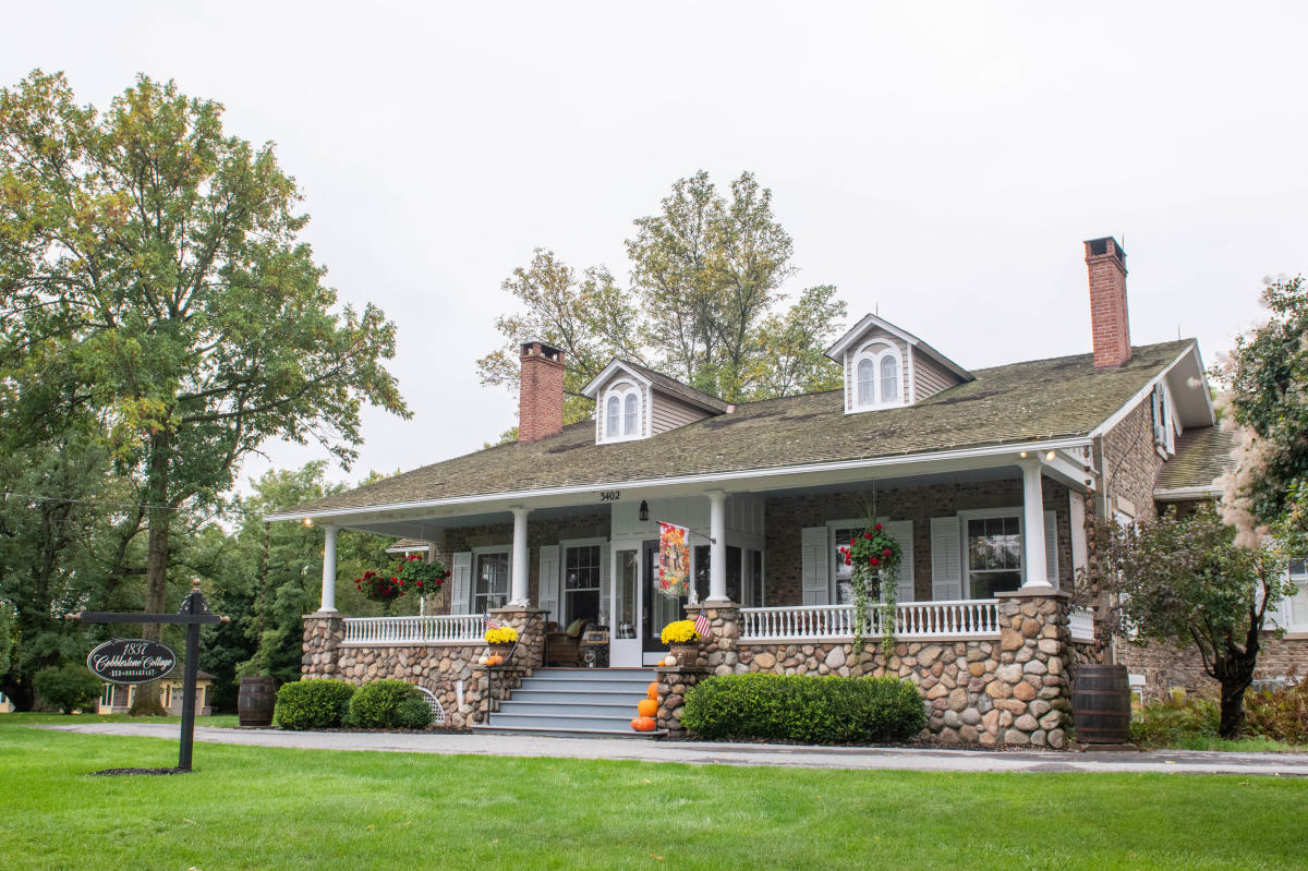 1837 Cobblestone Cottage Bed Breakfast
