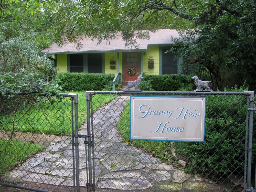 2 Wee Cottages Granny Hein Amp Little House