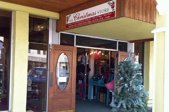 The Christmas Store | Christmas Decor/Ornaments